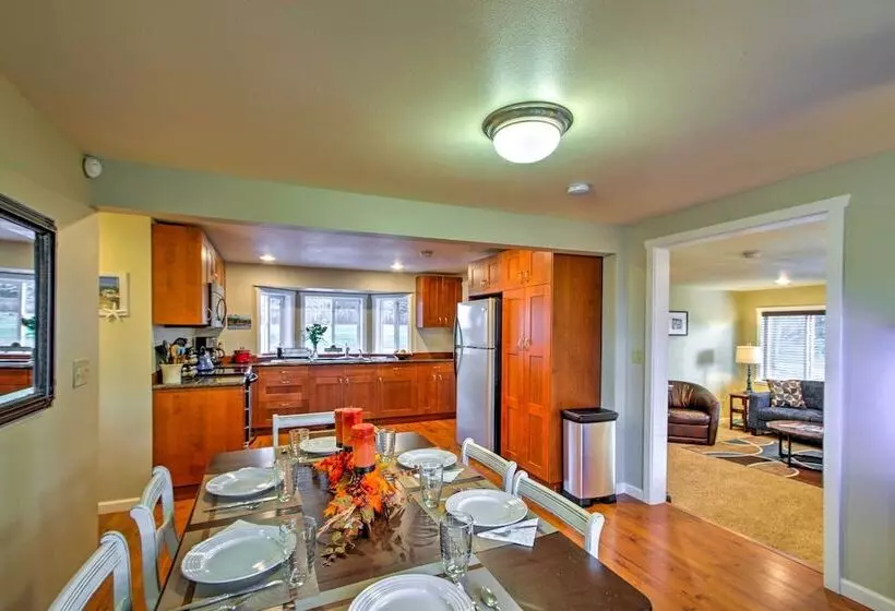 Peacock Hill Retreat On 1 Acre, 1 Mi To Harbor