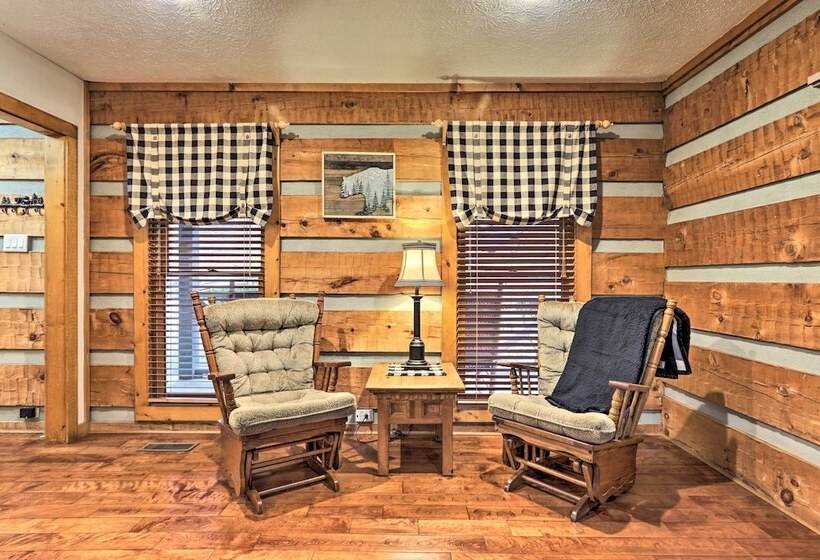 Pigeon Forge Cabin W/ Hot Tub, 12 Mi To Dollywood!