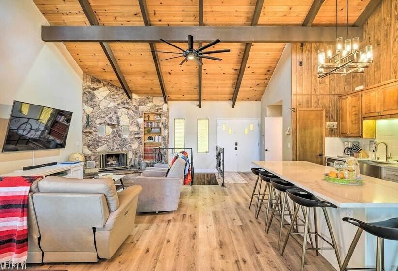 Pine Mountain Cabin W/ Hot Tub, 2 Mins To Marina!