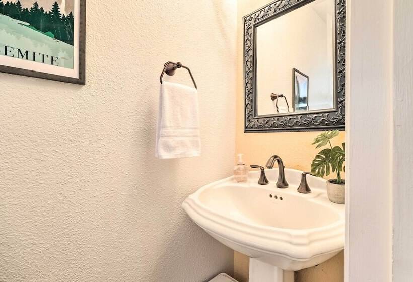 Pine Mountain Cabin W/ Hot Tub, 2 Mins To Marina!