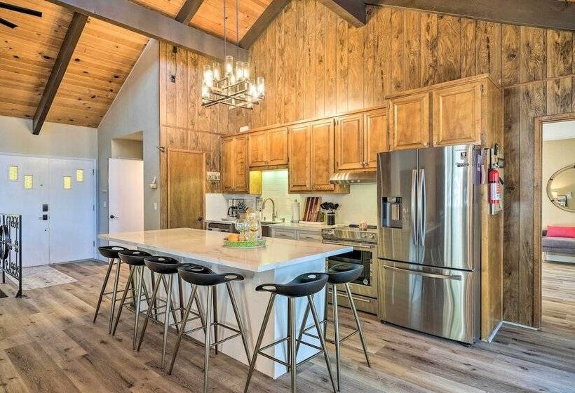 Pine Mountain Cabin W/ Hot Tub, 2 Mins To Marina!