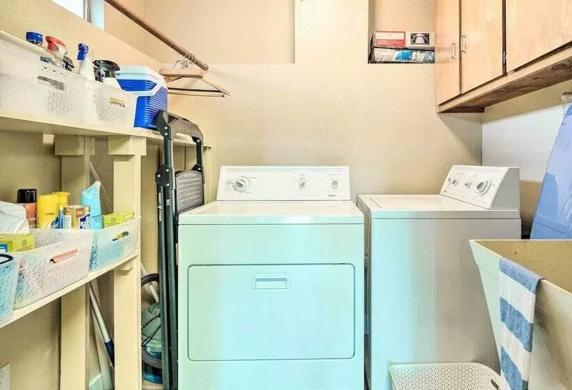 Pine Mountain Cabin W/ Hot Tub, 2 Mins To Marina!