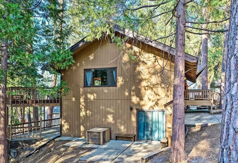 Pine Mountain Cabin W/ Hot Tub, 2 Mins To Marina!