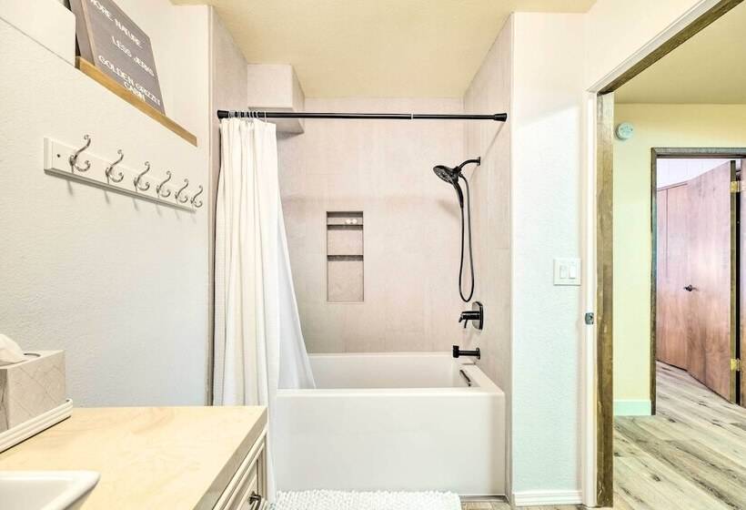 Pine Mountain Cabin W/ Hot Tub, 2 Mins To Marina!