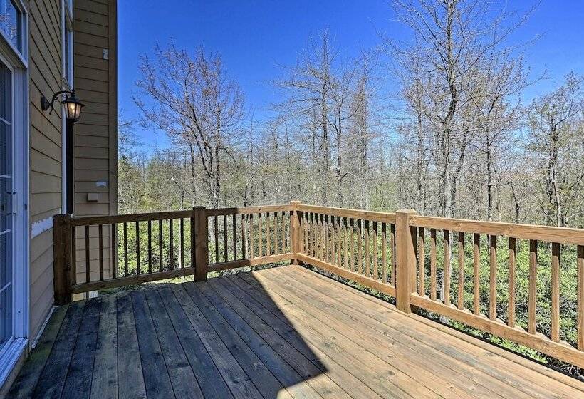6 Mi To Kalahari: Pocono Pines Golf Course Home!
