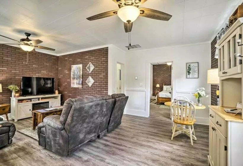 Quaint Mt Vernon Cottage Near Historic Dtwn!