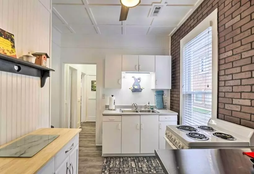 Quaint Mt Vernon Cottage Near Historic Dtwn!