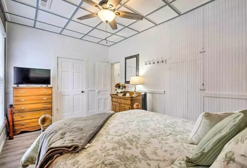 Quaint Mt Vernon Cottage Near Historic Dtwn!