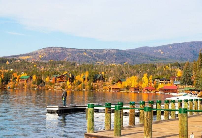 Relax & Recharge In Private Lake