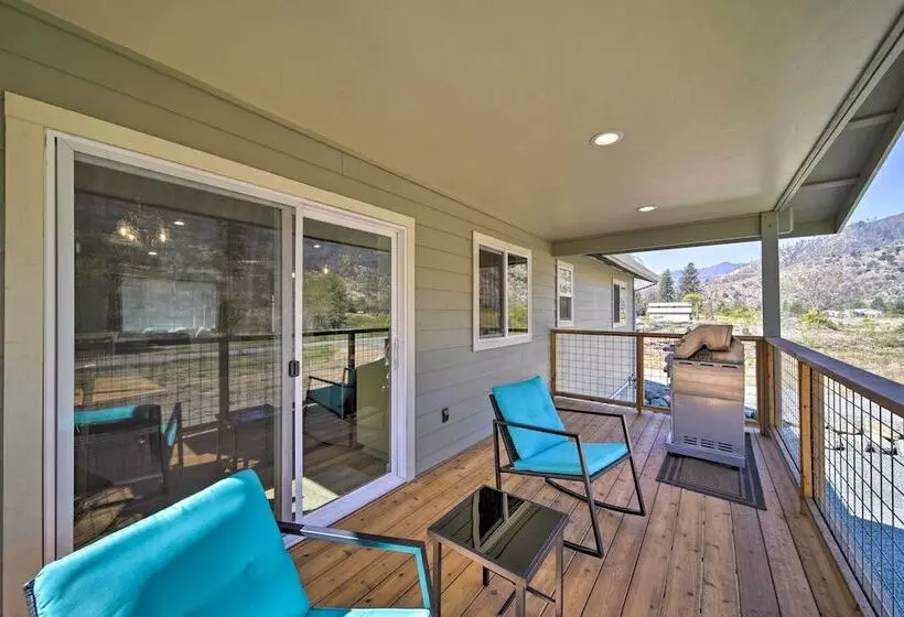 River Acres Retreat W/ Grill & River Access!