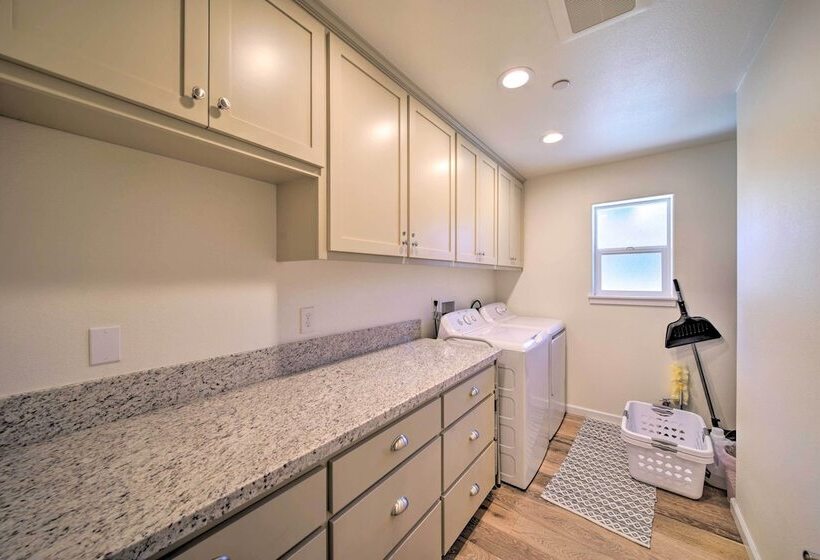 River Acres Retreat W/ Grill & River Access!