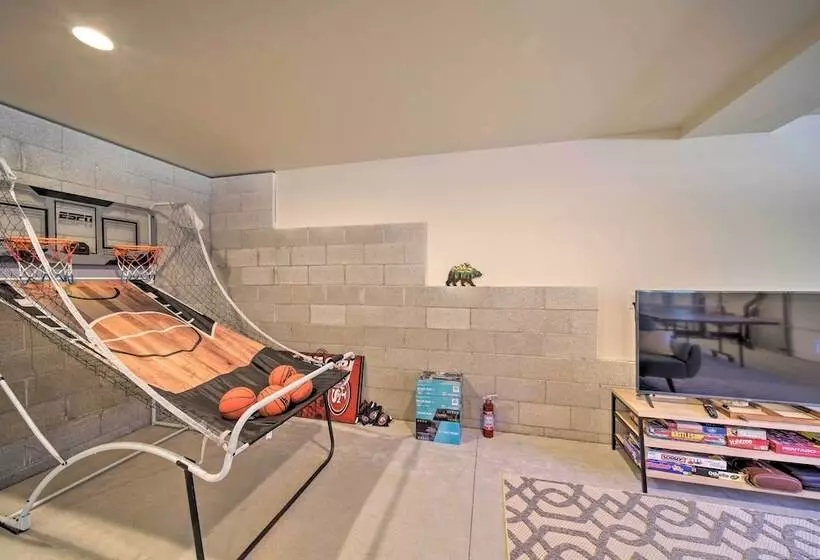 River Acres Retreat W/ Grill & River Access!