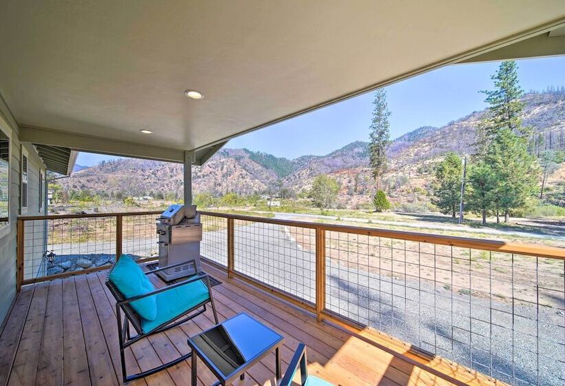 River Acres Retreat W/ Grill & River Access!