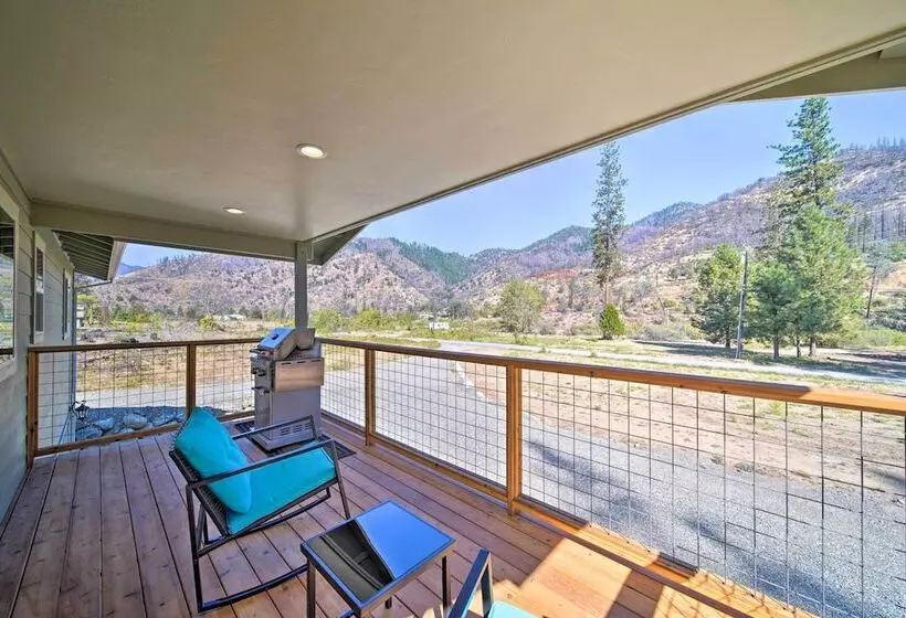 River Acres Retreat W/ Grill & River Access!