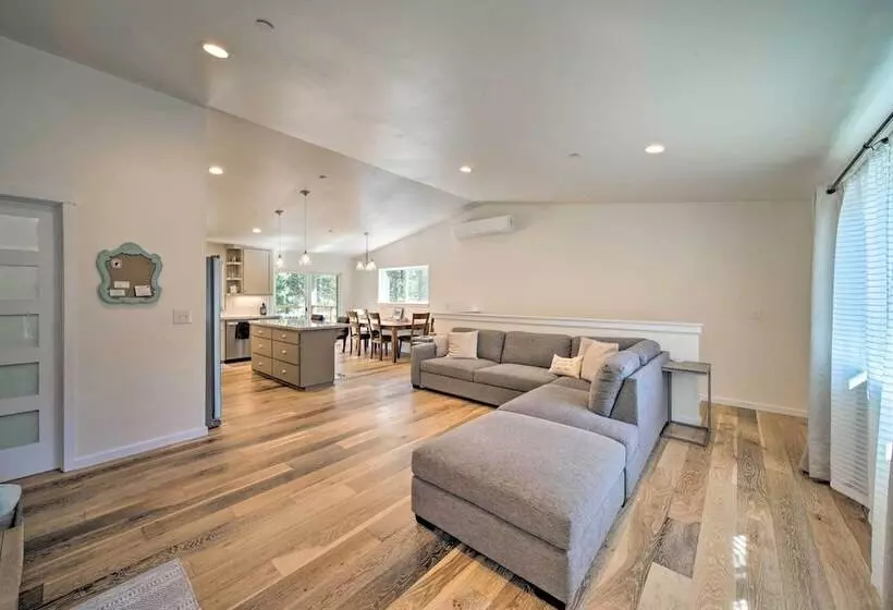 River Acres Retreat W/ Grill & River Access!