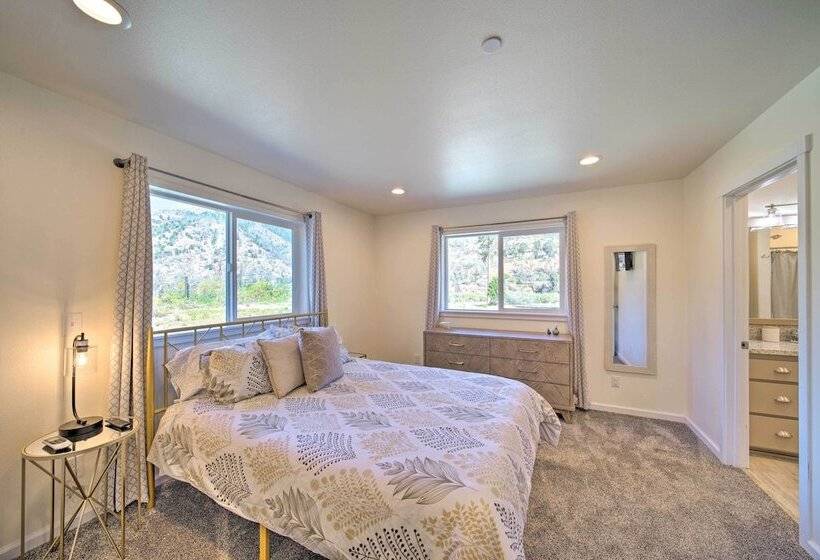 River Acres Retreat W/ Grill & River Access!