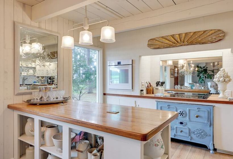 Secluded Riverfront Home W/ Dock Under Mossy Oaks