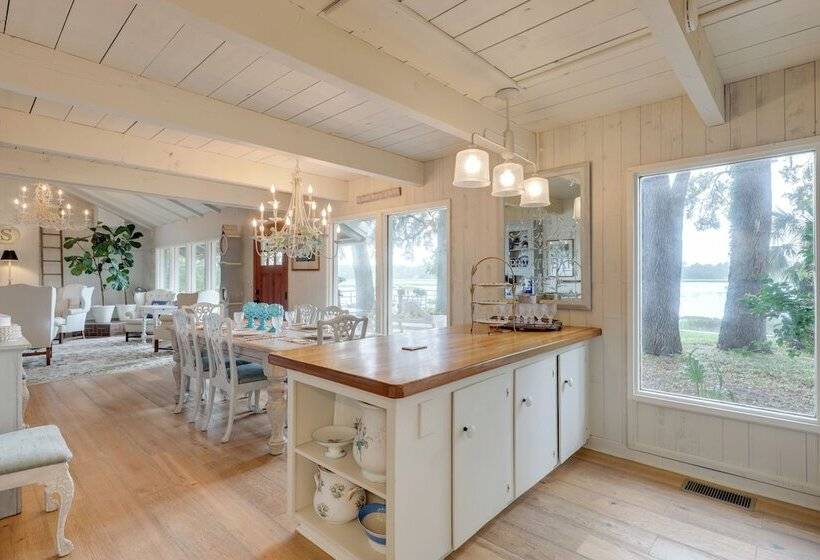 Secluded Riverfront Home W/ Dock Under Mossy Oaks