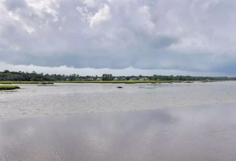 Secluded Riverfront Home W/ Dock Under Mossy Oaks