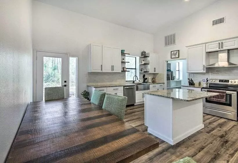 Rural Gilmer House W/ Covered Patio!