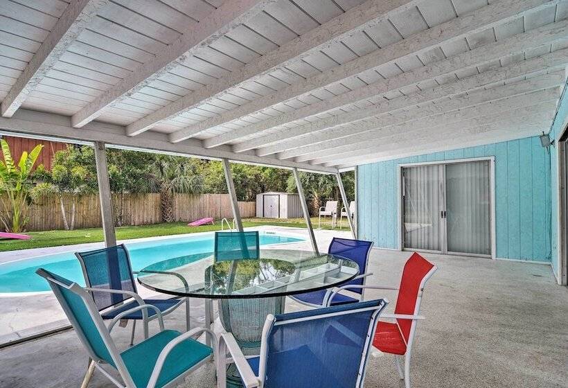 Sarasota Home W/large Backyard & Water Access