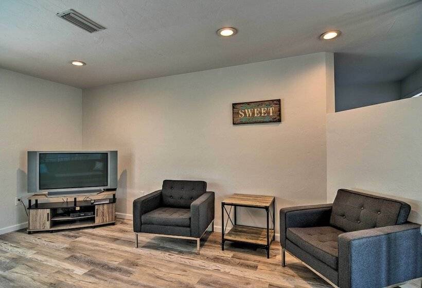 Sarasota Home W/large Backyard & Water Access