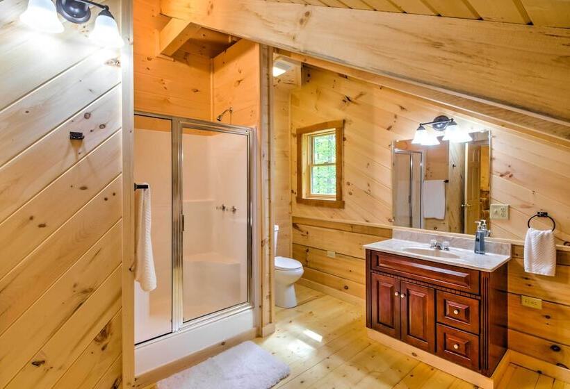 Scenic Trade Cabin W/ Deck Near Boone & App State!