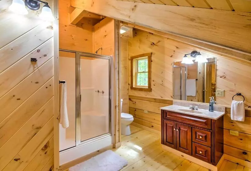 Scenic Trade Cabin W/ Deck Near Boone & App State!