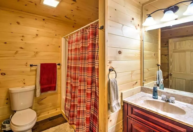 Scenic Trade Cabin W/ Deck Near Boone & App State!