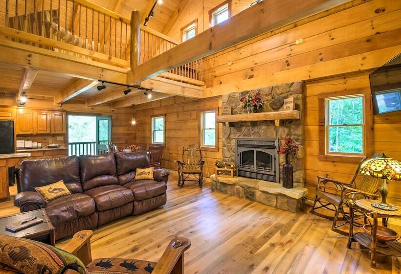 Scenic Trade Cabin W/ Deck Near Boone & App State!