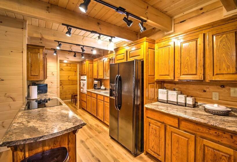 Scenic Trade Cabin W/ Deck Near Boone & App State!