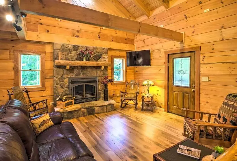 Scenic Trade Cabin W/ Deck Near Boone & App State!