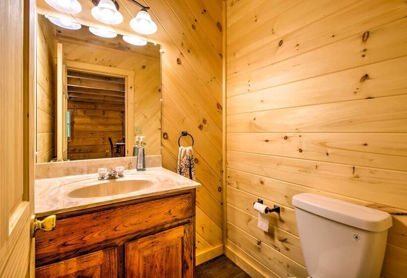 Scenic Trade Cabin W/ Deck Near Boone & App State!