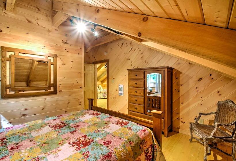 Scenic Trade Cabin W/ Deck Near Boone & App State!