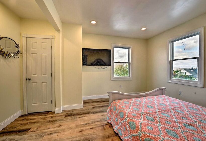 Seaside Wildwood Haven: Walk To Boardwalk/beach!