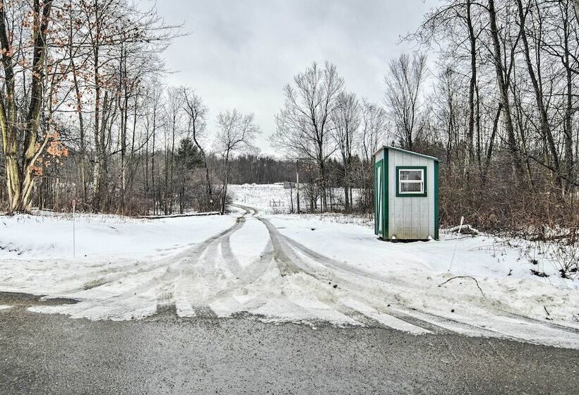 Cabin In Lake Chautauqua On 36 Acres W/ Hot Tub!