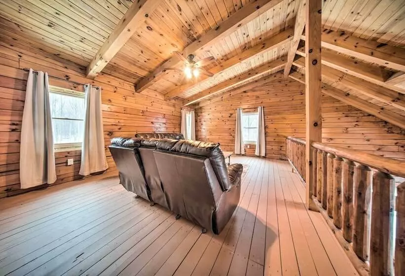 Cabin In Lake Chautauqua On 36 Acres W/ Hot Tub!