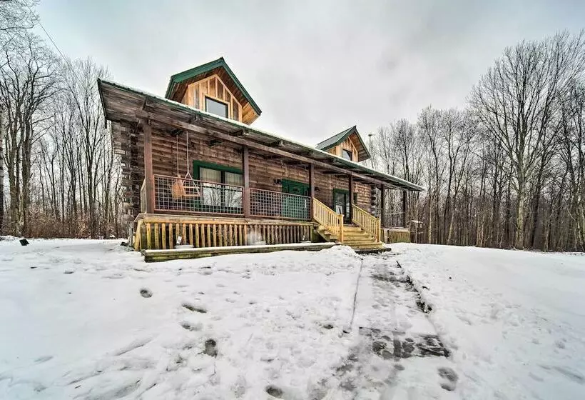 Cabin In Lake Chautauqua On 36 Acres W/ Hot Tub!
