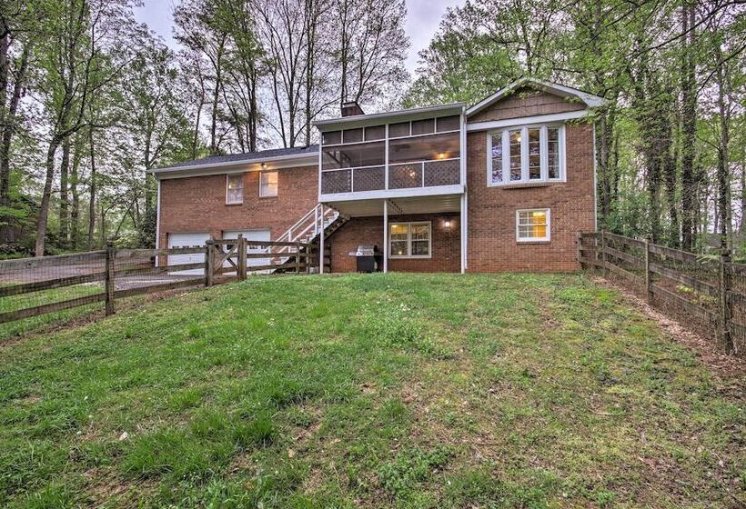 Spacious Family Home   17 Miles To Winston Salem!