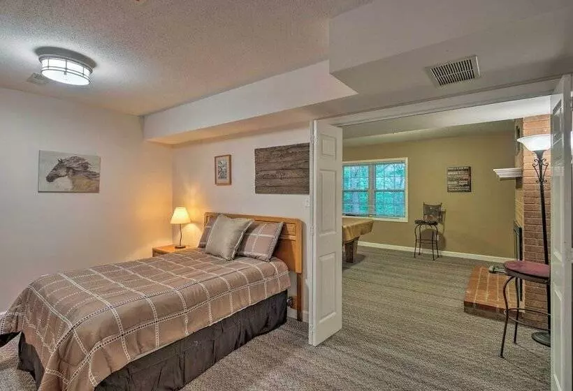 Spacious Family Home   17 Miles To Winston Salem!