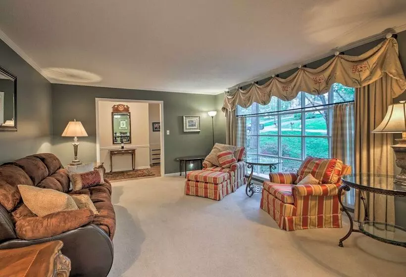 Spacious Family Home   17 Miles To Winston Salem!