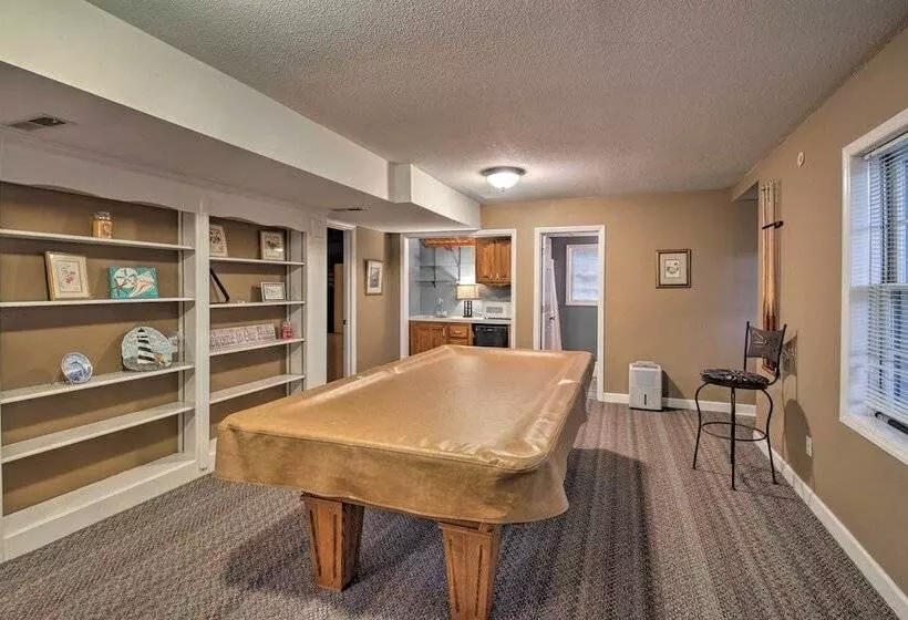 Spacious Family Home   17 Miles To Winston Salem!