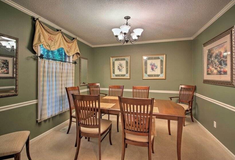 Spacious Family Home   17 Miles To Winston Salem!