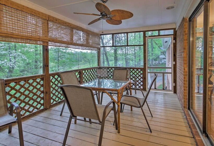 Spacious Family Home   17 Miles To Winston Salem!