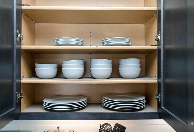 Spacious Hazel Green Home W/ Fireplace, Yard!