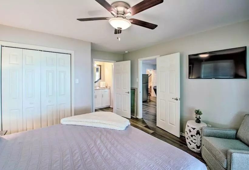 Spacious Hot Springs Home W/ Dock On Lake Hamilton