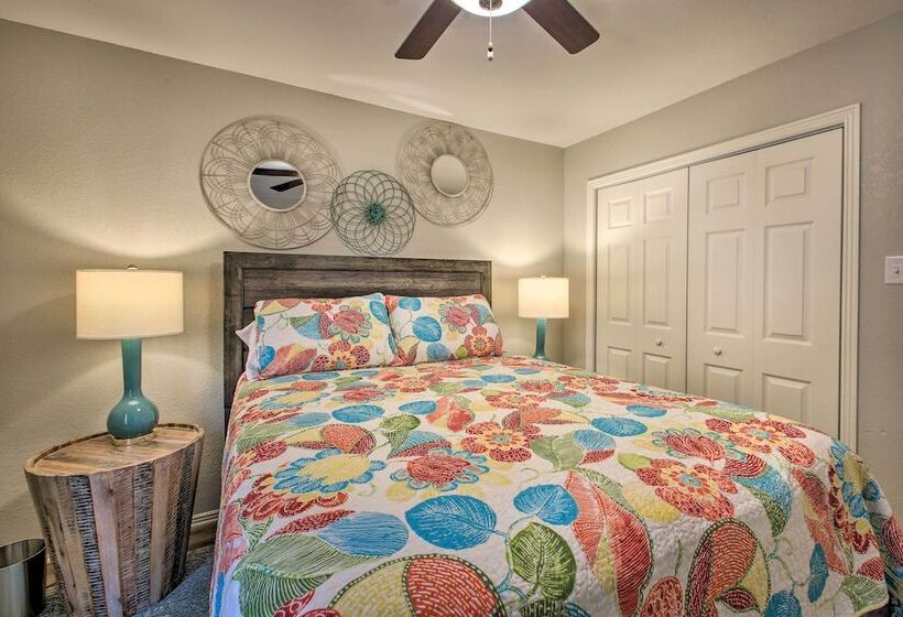 Spacious Hot Springs Home W/ Dock On Lake Hamilton