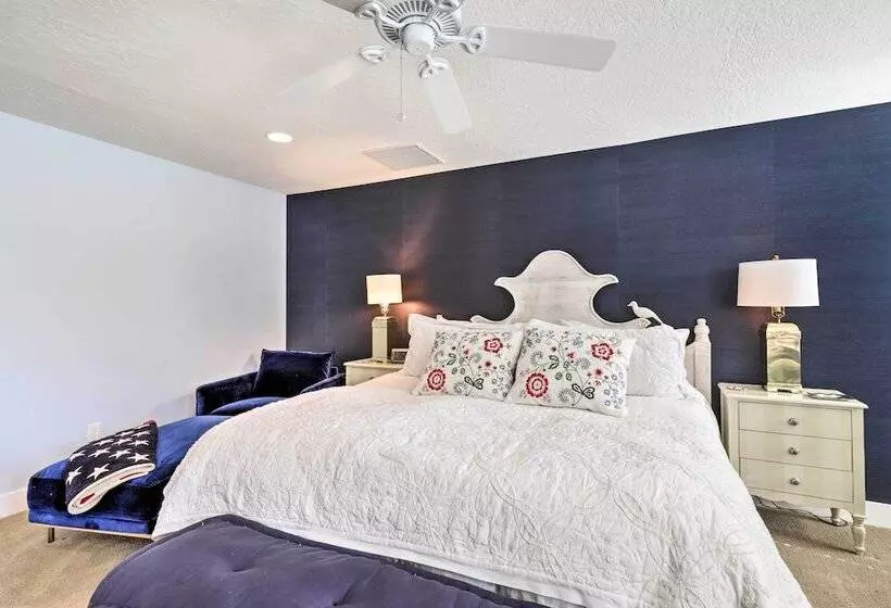 Spacious Midway Home W/ Balcony + Mtn Views!
