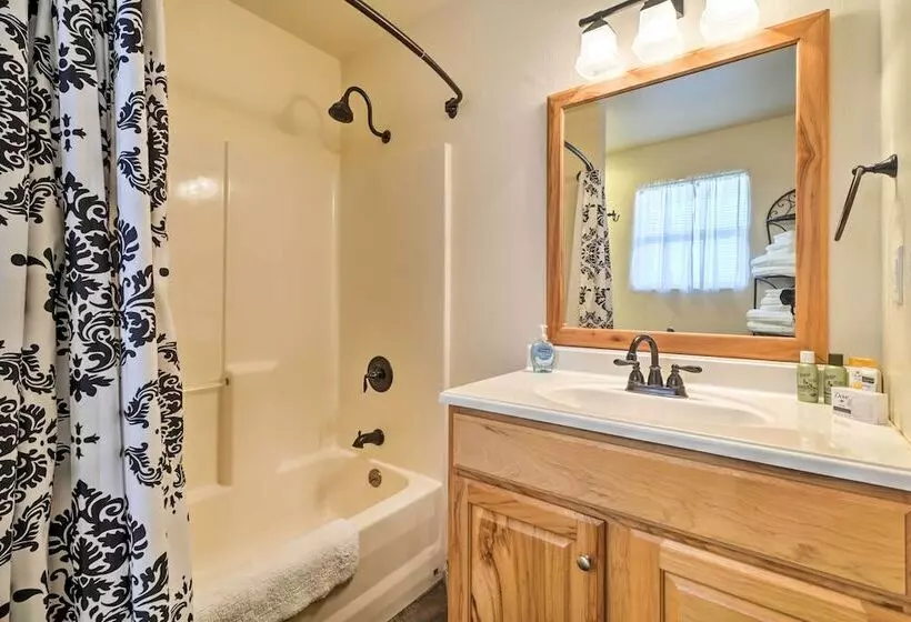 The Bunkhouse At Rolling Meadows Ranch W/ Grill!