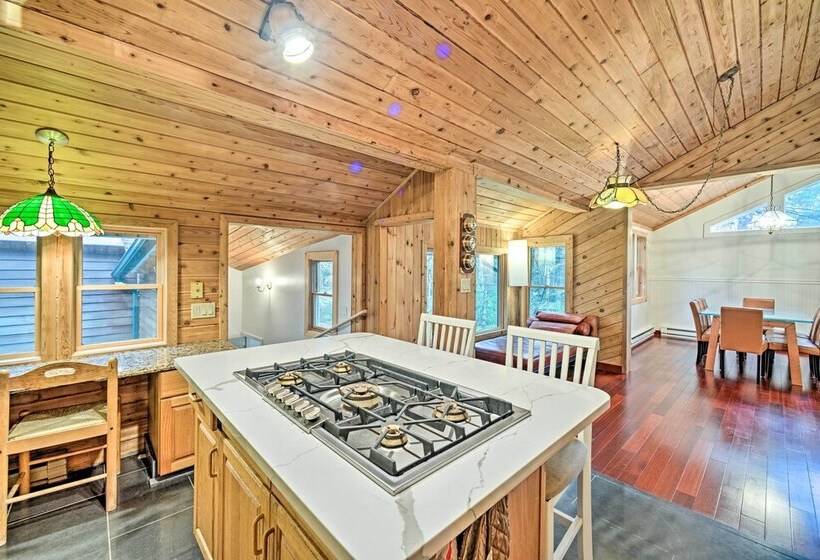 Upstate Hideaway By Hiking & Hunter Mountain!